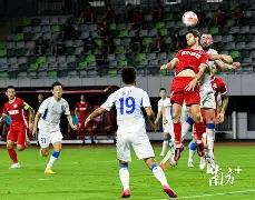 向佐直播中,谈育儿观念,严格教育女,开宝体育官方,开宝体育在线官网,开宝体育线上,开宝体育APP