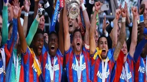 【东亚超激战！昨夜三连冠，近11战7胜，揭秘晚间精彩数据解析】