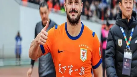 拜仁逆转战胜勒沃库森：连续六冠荣耀，欧冠八强再出发，凯恩再度荣膺MVP称号